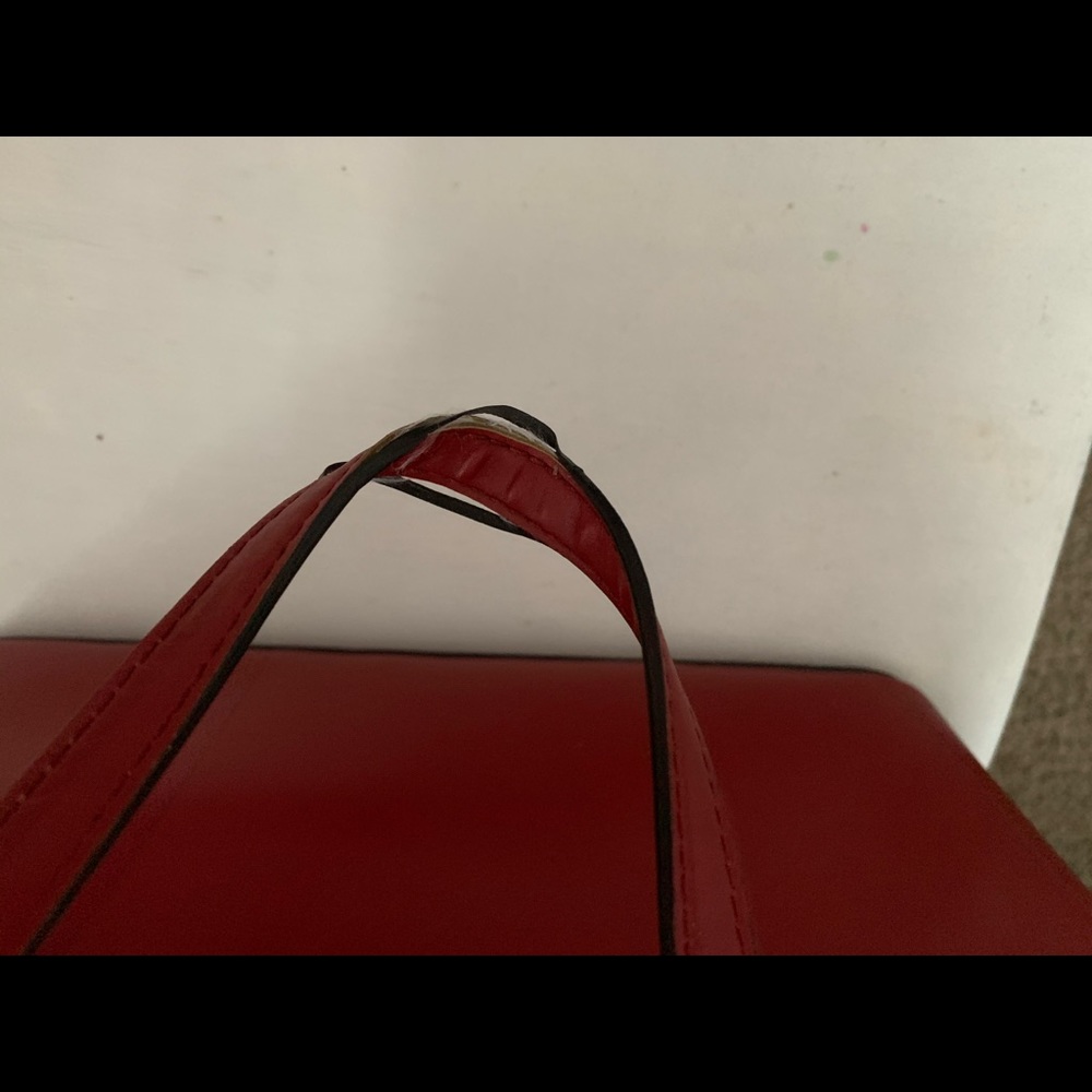 Guess Red with embroidery large purse - Picture 4 of 4
